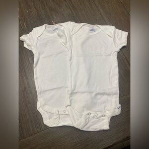 Lot of 2 Gerber 3-9 Month White onesies 
NWOT